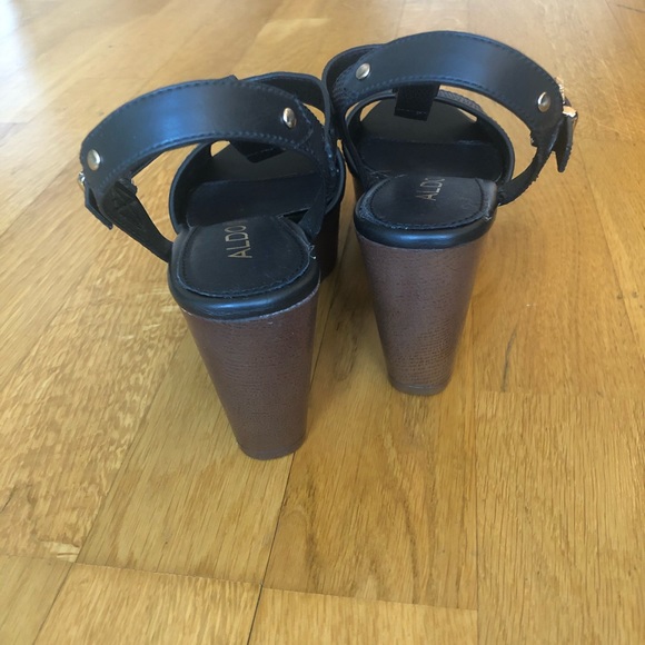 Sandals - Picture 4 of 6